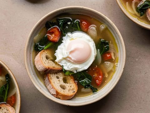 Acquacotta (zuppa toscana di verdure e uova) Acquacotta (zuppa toscana di verdure e uova)