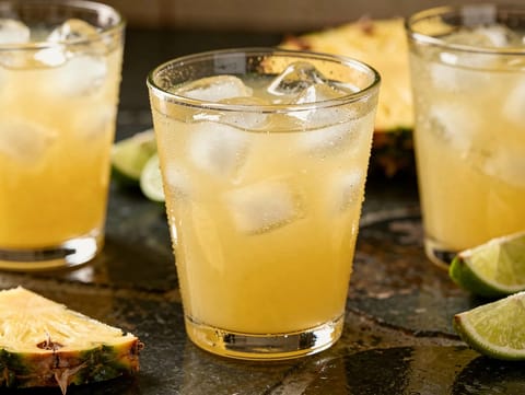 Pineapple Agua Fresca (băutură proaspătă de ananas)