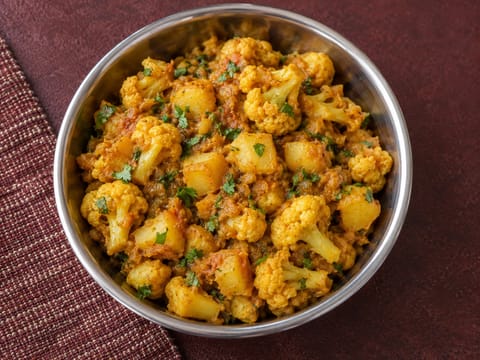 Aloo Gobi (pikantne ziemniaki i kalafior)