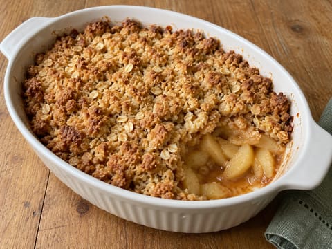 Nederländsk äppelcrumble med kanel och citronskal Nederländsk äppelcrumble med kanel och citronskal