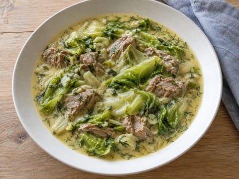 Arnaki fricassee (lammas salaattia ja muna-sitruunakastiketta) Arnaki fricassee (lammas salaattia ja muna-sitruunakastiketta)