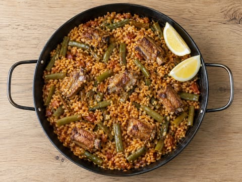 Arroz con Costillas y Judías Verdes (španělská rýže s vepřovými žebry a zelenými fazolkami)