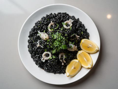 Arroz Negro (ρύζι με μελάνι σουπιάς)