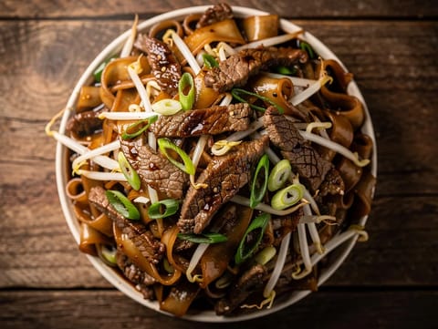 Beef Chow Fun (kantoni pirított rizstészta) Beef Chow Fun (kantoni pirított rizstészta)