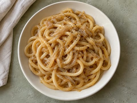 Bigoli in Salsa (tyk pasta med ansjossauce)