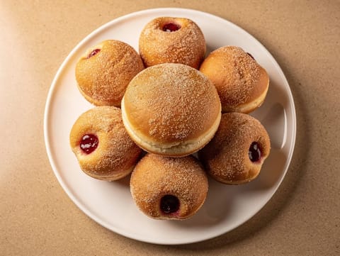 Boules de Berlin (beignets fourrés à la confiture)