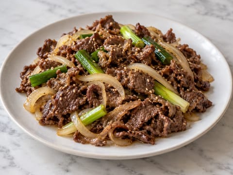 Bulgogi (gemarineerd rundvlees) Bulgogi (gemarineerd rundvlees)