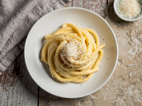 Cacio e Uova (nápolyi tojásos-sajtos tészta) Cacio e Uova (nápolyi tojásos-sajtos tészta)
