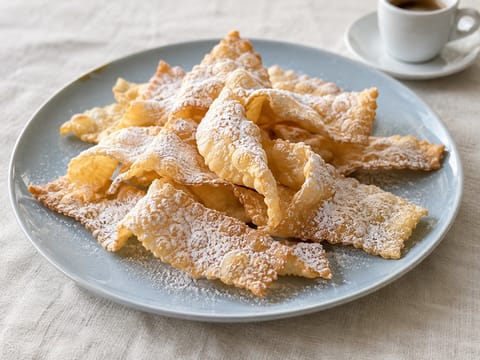 Cenci Toscani (toszkán sült tésztaszalagok) Cenci Toscani (toszkán sült tésztaszalagok)