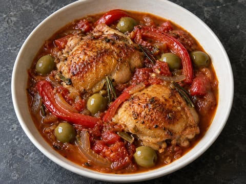 Pollo a la cazadora con pimientos rojos Pollo a la cazadora con pimientos rojos