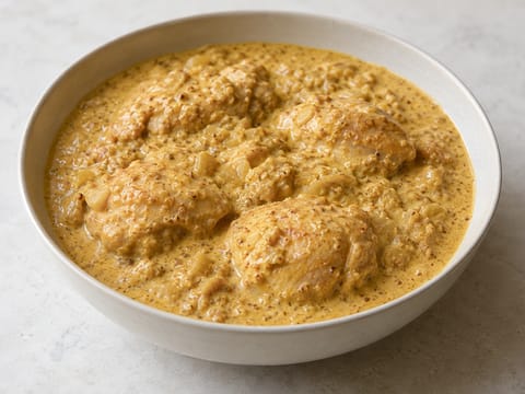 Pui korma cu migdale și smântână pentru gătit Pui korma cu migdale și smântână pentru gătit