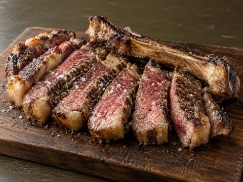 Chuletón a la Brasa (grillattu luullinen ribeye)