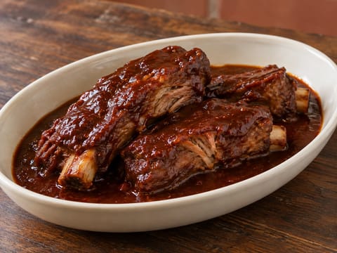 Costillas de Cerdo en Salsa de Chile Ancho (costillas de cerdo braseadas en salsa de ancho) Costillas de Cerdo en Salsa de Chile Ancho (costillas de cerdo braseadas en salsa de ancho)