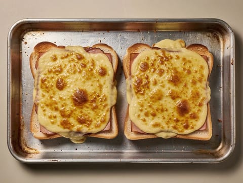 Croque Monsieur (Sandwich jambon-fromage français)