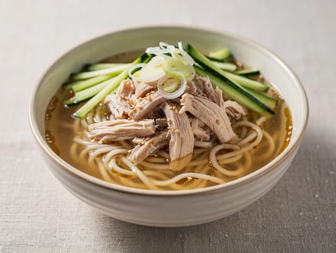 Dak Kalguksu (κορεάτικη σούπα με κοτόπουλο και νουντλς)