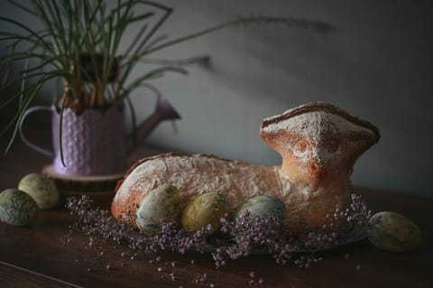Gâteau Agneau de Pâques (pandispan belgian de Paște în formă de miel) Gâteau Agneau de Pâques (pandispan belgian de Paște în formă de miel)