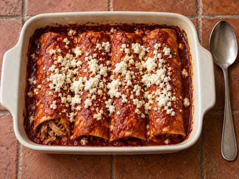 Enchiladas rojas cu porc (Enchiladas Rojas con Carne de Cerdo) Enchiladas rojas cu porc (Enchiladas Rojas con Carne de Cerdo)