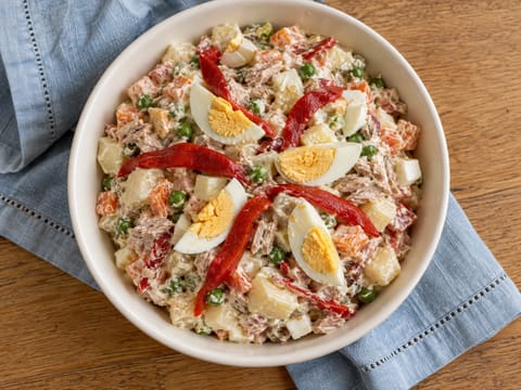 Ensalada de Navidad (salada espanhola de Natal de batata e atum)