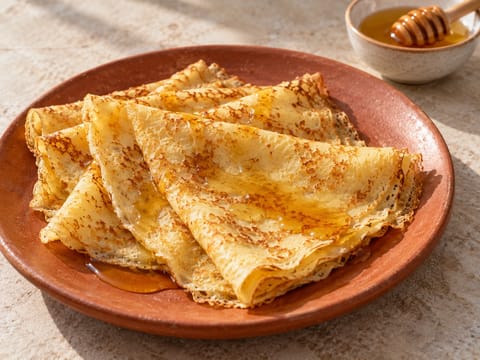 Filloas (galicische Crêpes mit Honig) Filloas (galicische Crêpes mit Honig)