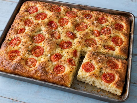 Focaccia Barese con Pomodorini (perunafocaccia kirsikkatomaateilla) Focaccia Barese con Pomodorini (perunafocaccia kirsikkatomaateilla)
