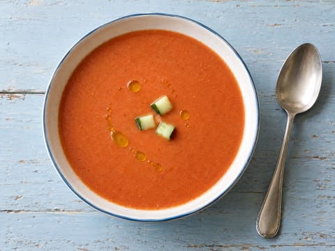 Gazpacho andaluz (sopa fría española de tomate)