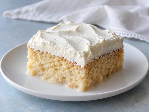 Glutenfreier Pastel de Tres Leches mit Mandelbiskuit