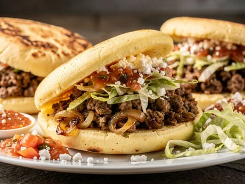 Gorditas (masalommer fylt med kjøttdeig)