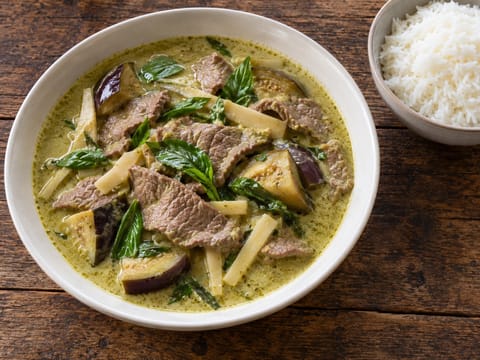 Thai zöld marhahúsos curry Thai zöld marhahúsos curry