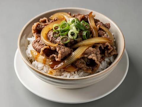 Gyudon (risbowl med nötkött) Gyudon (risbowl med nötkött)