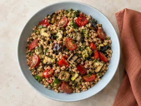 Farrosalade met gegrilde groenten (Insalata di Farro con Verdure Grigliate) Farrosalade met gegrilde groenten (Insalata di Farro con Verdure Grigliate)