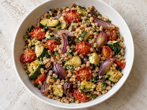 Insalata di Farro con Verdure (salada italiana de farro com legumes assados) Insalata di Farro con Verdure (salada italiana de farro com legumes assados)