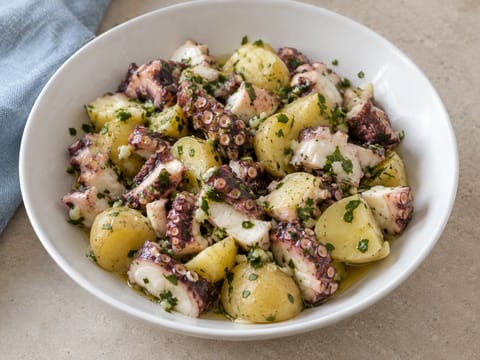 Insalata di Polpo (salată italiană de caracatiță și cartofi) Insalata di Polpo (salată italiană de caracatiță și cartofi)