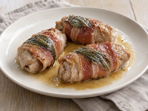 Involtini di Vitello (borjútekercsek prosciuttóval és zsályával)