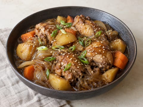 Andong Jjimdak (koreański duszony kurczak z makaronem szklanym)