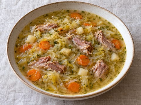 Kapusniak z Kiszonej Kapusty (sopa polaca de chucrute) Kapusniak z Kiszonej Kapusty (sopa polaca de chucrute)