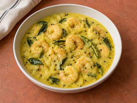 Kerala Prawn Moilee (caril de coco com folhas de caril)