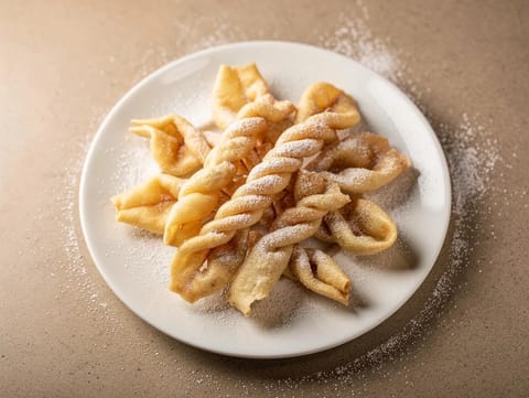 Klenät (Pâtisseries de Noël nordiques frites à la cardamome)