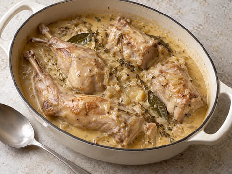 Lapin à la Moutarde (kani Dijon-sinappikastikkeessa) Lapin à la Moutarde (kani Dijon-sinappikastikkeessa)