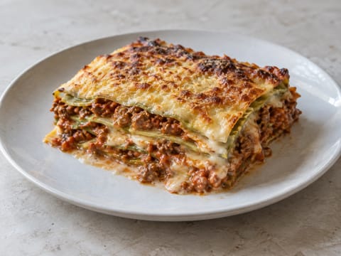 Lasagne Verdi alla Bolognese (lasagna cu paste cu spanac și ragù)
