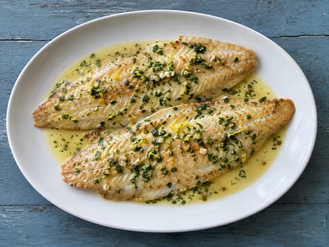 Lenguado a la Plancha (pannestekt tunge med sitronsmør) Lenguado a la Plancha (pannestekt tunge med sitronsmør)