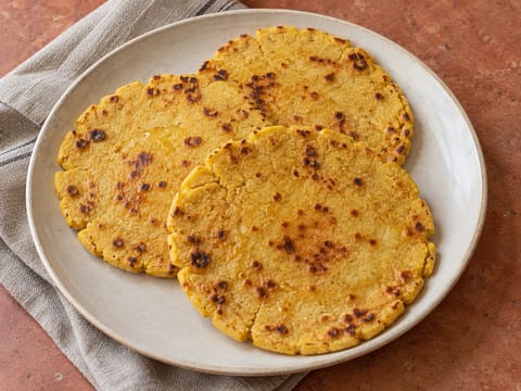 Makki di Roti (pane piatto di farina di mais)