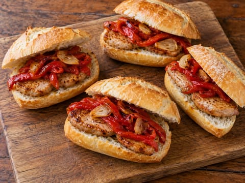 Montaditos de Lomo con Pimientos (Domuz ve biberli mini sandviçler) Montaditos de Lomo con Pimientos (Domuz ve biberli mini sandviçler)