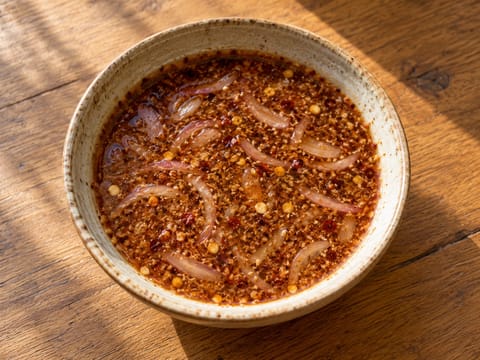 Nam Jim Jaew (stark thailändsk dippsås) Nam Jim Jaew (stark thailändsk dippsås)