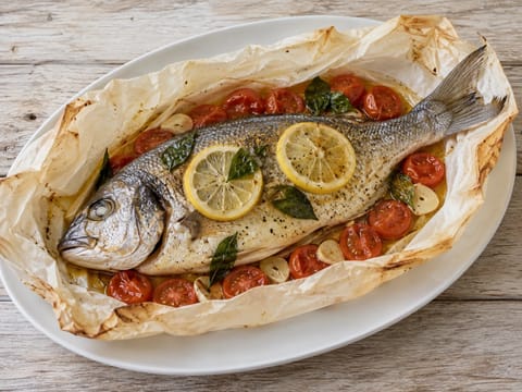 Orata al Cartoccio (doradă coaptă în pachet) Orata al Cartoccio (doradă coaptă în pachet)
