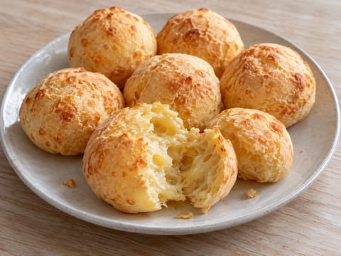 Pão de Queijo (pan de queso brasileño) Pão de Queijo (pan de queso brasileño)