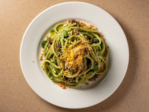 Těstoviny s brokolicí a ančovičkami (Pasta con Broccoli e Acciughe) Těstoviny s brokolicí a ančovičkami (Pasta con Broccoli e Acciughe)