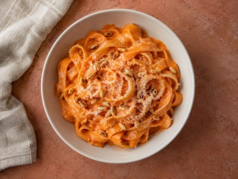 Pasta con Crema di Peperoni (Köz Kırmızı Biber Soslu Makarna) Pasta con Crema di Peperoni (Köz Kırmızı Biber Soslu Makarna)