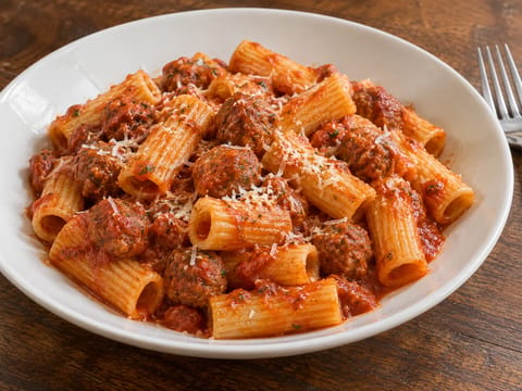 Pasta con le Polpette Napoletane (makaron z neapolitańskimi pulpecikami) Pasta con le Polpette Napoletane (makaron z neapolitańskimi pulpecikami)