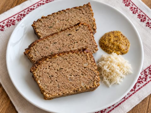 Pasztet Wielkanocny (patê de carne polaco de Páscoa) Pasztet Wielkanocny (patê de carne polaco de Páscoa)