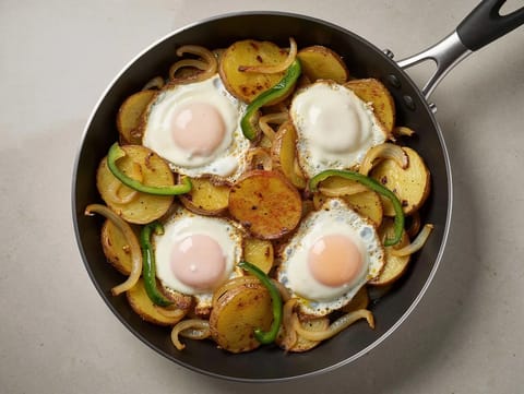 Patatas a lo Pobre (spanske kartofler med løg, peberfrugt og æg)